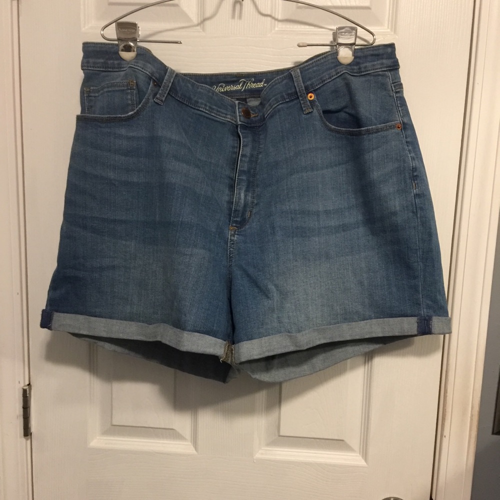 Universal Threads Midi Shorts